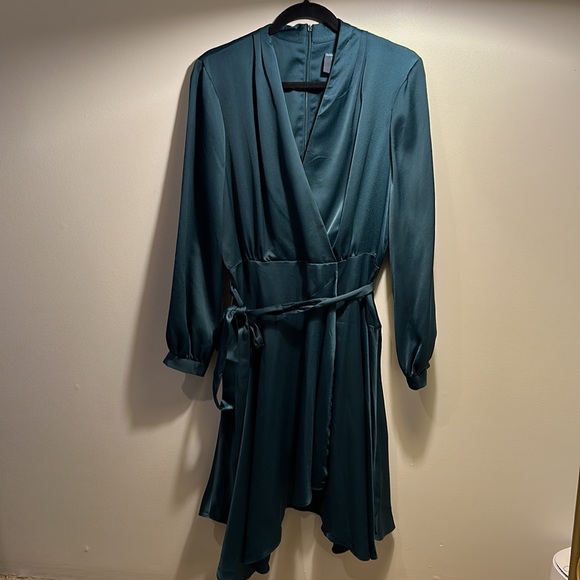 Gabby Skye green satin faux wrap dress with asymmetric hem - Picture 3 of 10